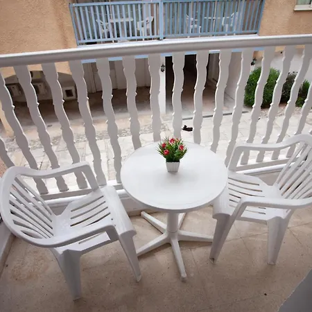 Apartment Harbour In Heart Of Tourist Area *